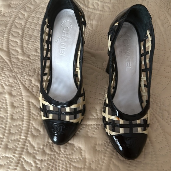 COPY - 🖤Chanel CC Pumps - Picture 17 of 17